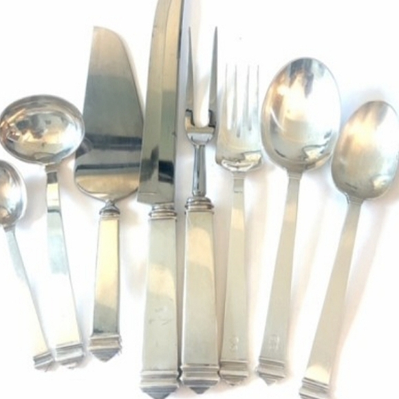 Tiffany & Co. Hampton Sterling Luncheon Set 132 Pieces 8 piece service for 12 - Picture 2 of 5